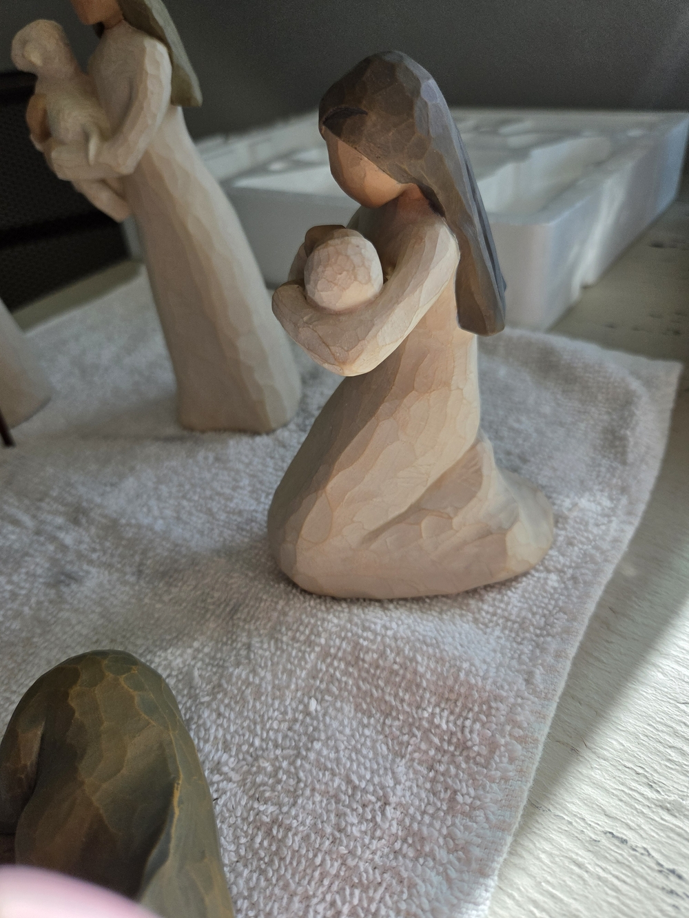 Willow Tree Nativity Set - Picture 2 of 12